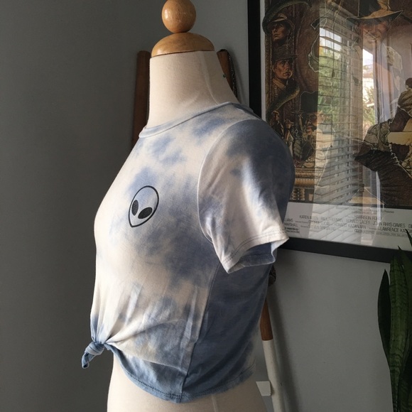 Im different👽blue tie dye alien print crop top - Picture 6 of 7